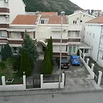 Mena Apartmani