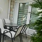 Mena Apartmani