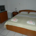 Mena Apartmani