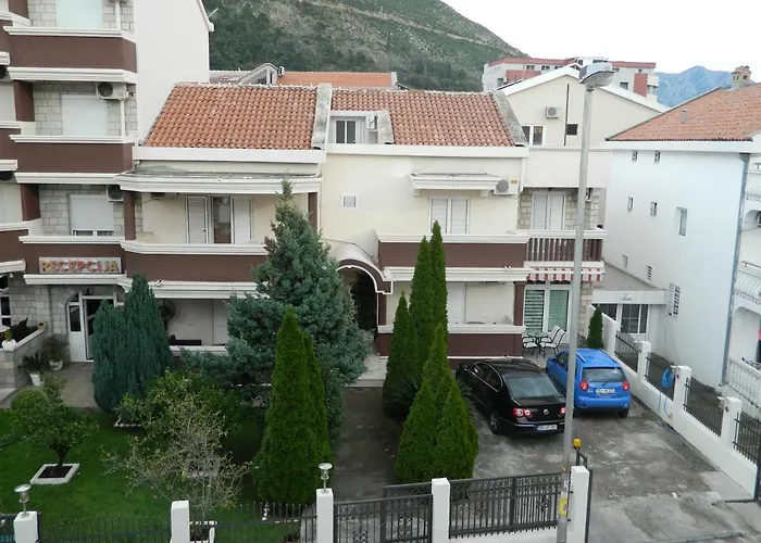 Mena Apartmani